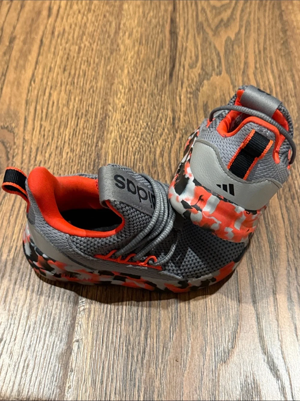 adidas Kids Camouflage-Trim Sneakers